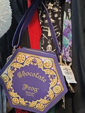 Chocolate Frog Hexagon Shoulder Bag - Purple Universal Studios